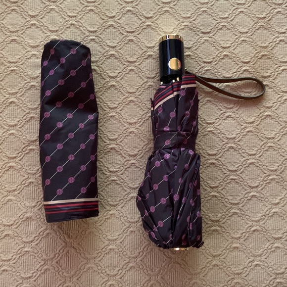 Tory Burch Push-Button Umbrella - Picture 3 of 6